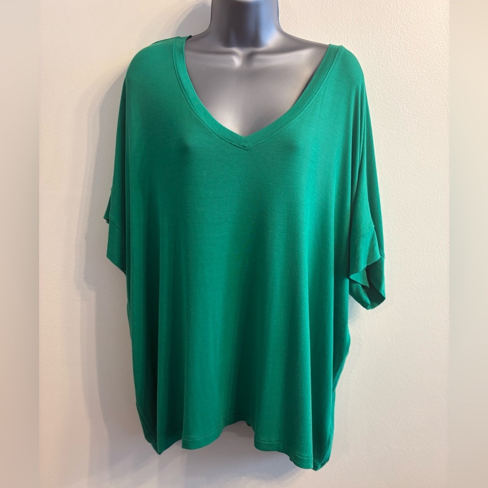 CAbi Kelly Green Field Tee size L